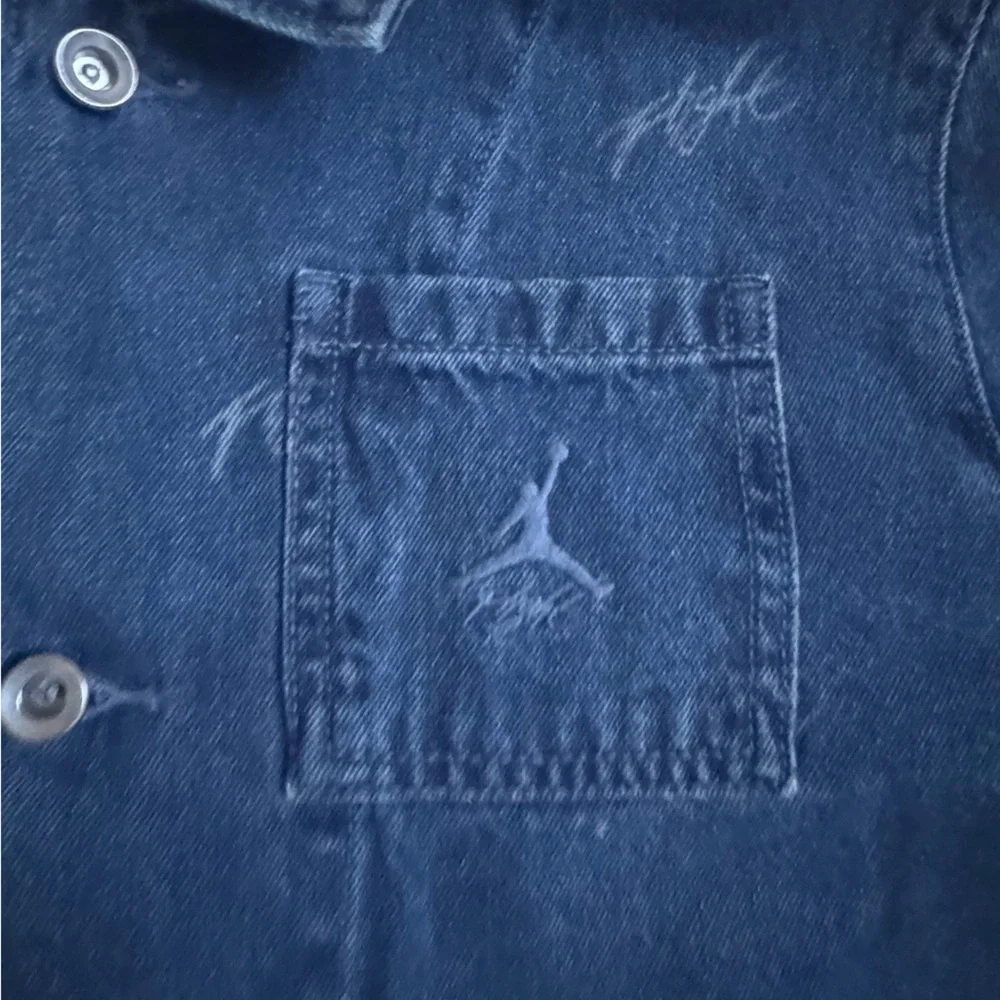 AIR JORDAN FLIGHT HERITAGE DENIM JACKET - MEN'S/BOY’S size XL (13-15yr)